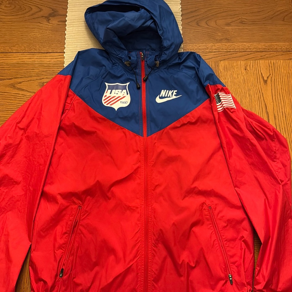 Nike Men's USA Track And Field Wind Breaker Size Medium Red White & Blue 🇺🇸